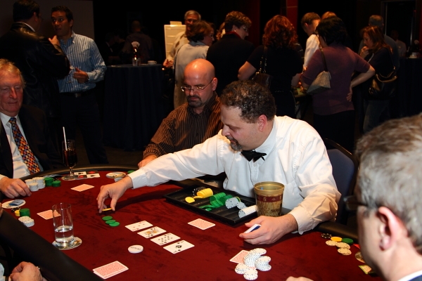 Hold'em Poker and Dealer from Checkers